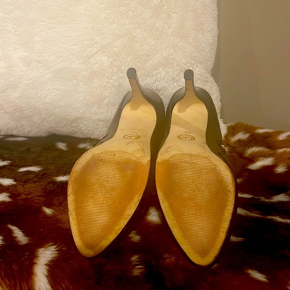 Gorgeous Michael Kors leather ankle booties ! - Picture 5 of 9